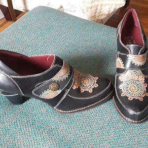 L'artiste Kikie bootie